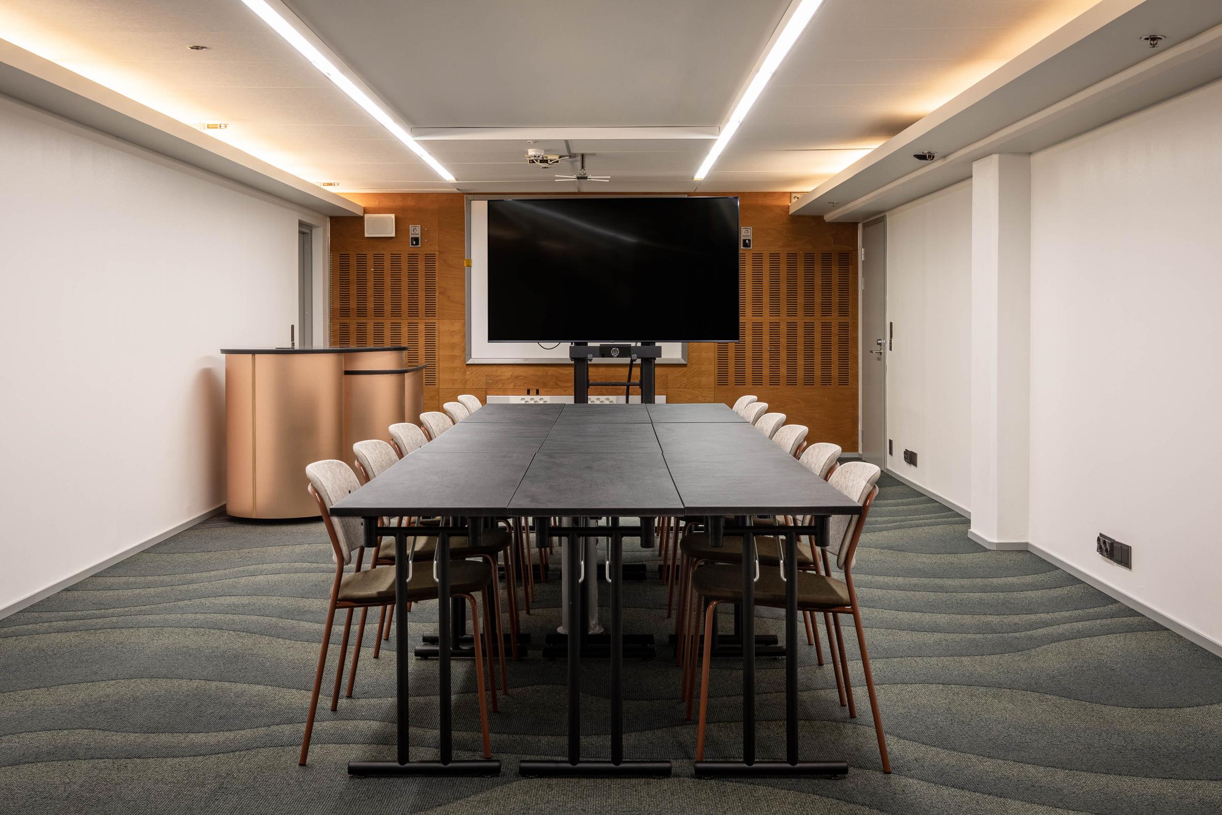 conference room teamwork 2 at scandic helsinki hub