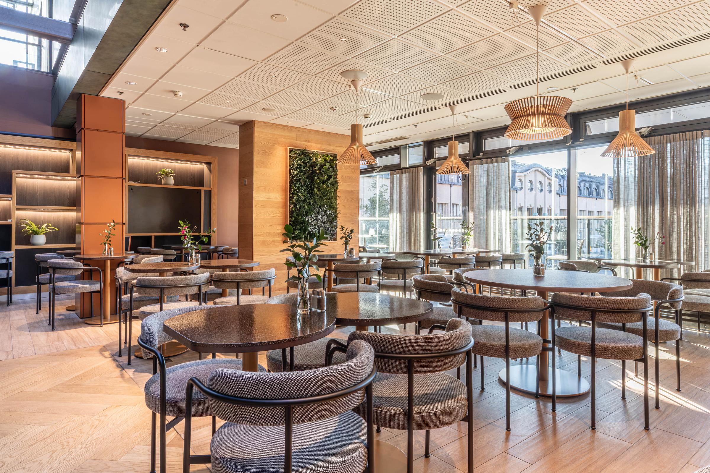 breakfast area at scandic helsinki station