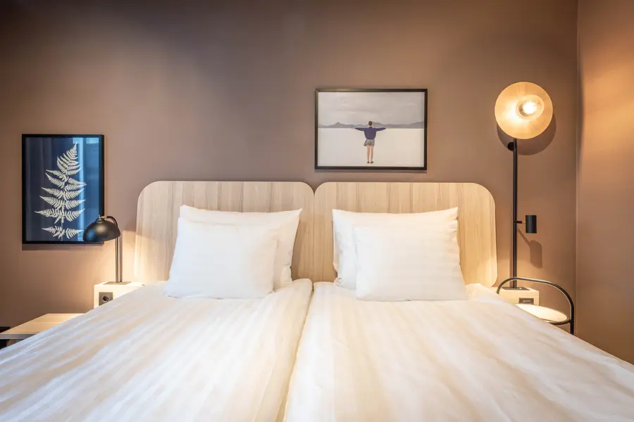 standard king room at scandic helsinki station