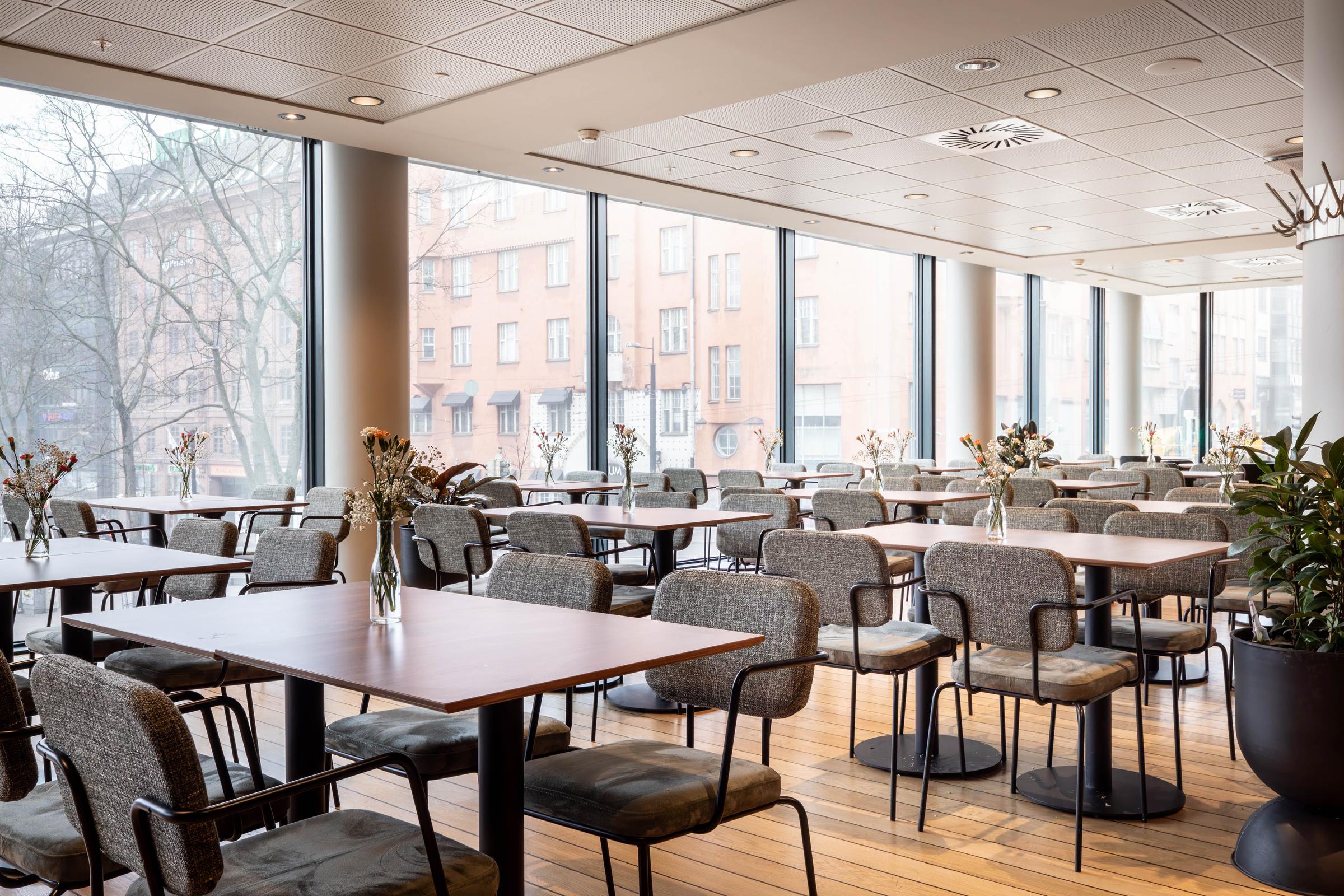 breakfast room at scandic simonkentta in helsinki
