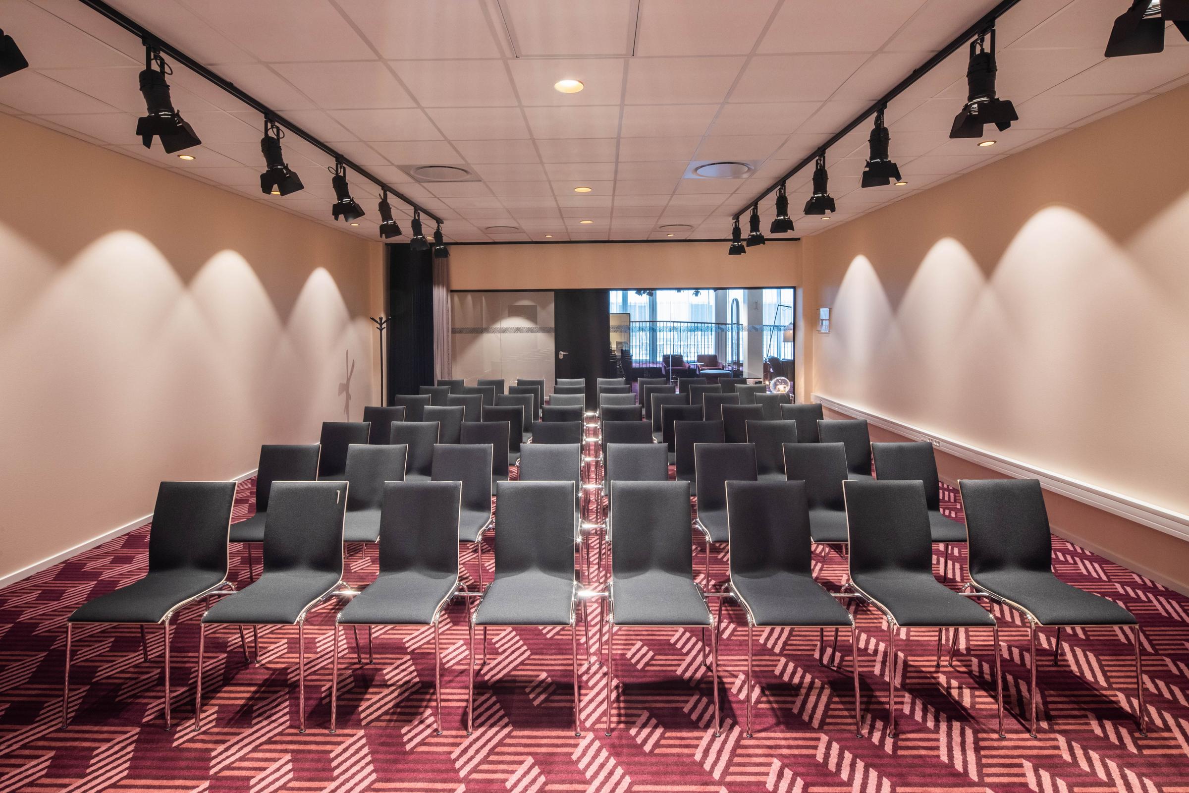 meeting room 107 theatre style