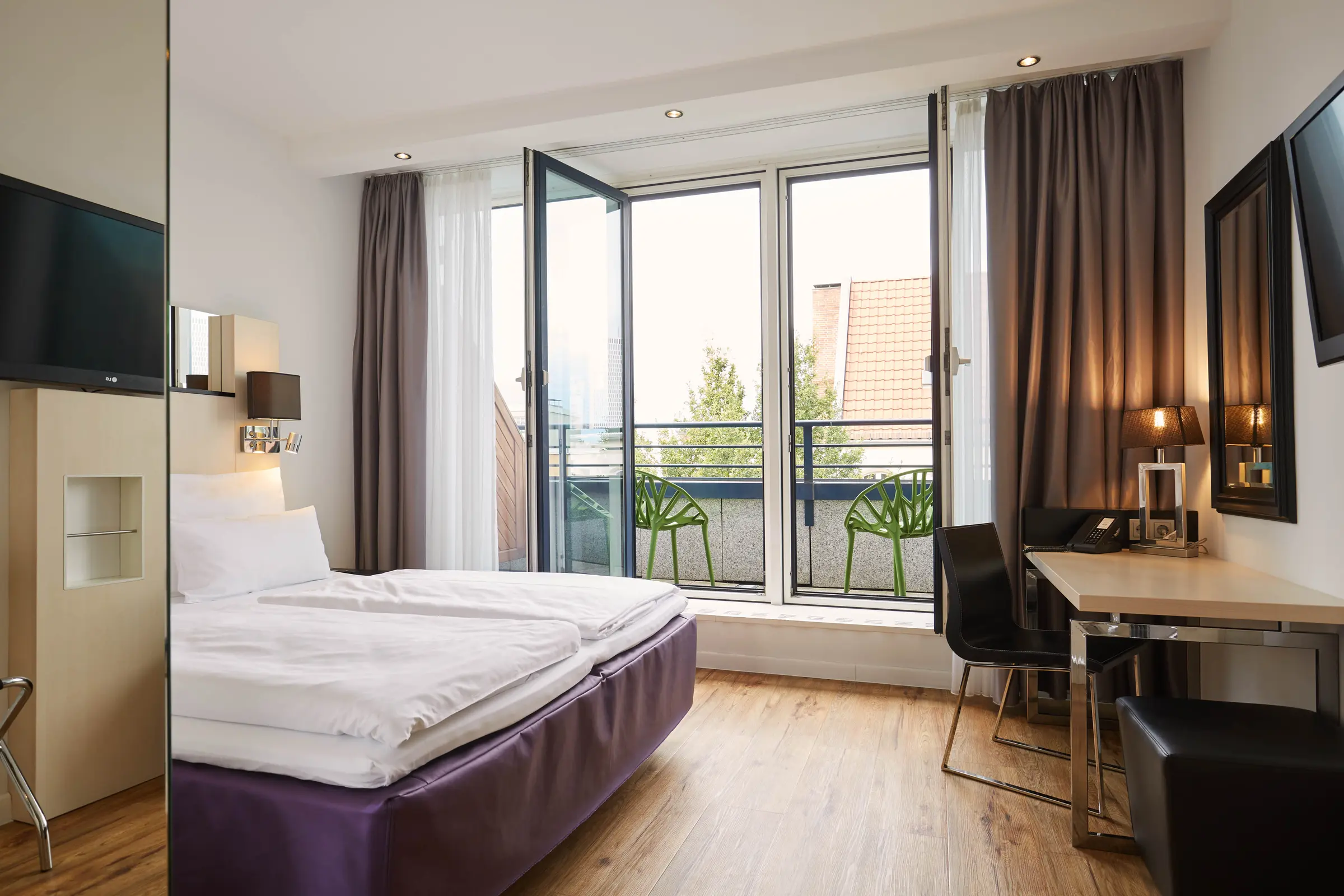 Superior with balcony at Scandic Berlin Kurfürstendamm