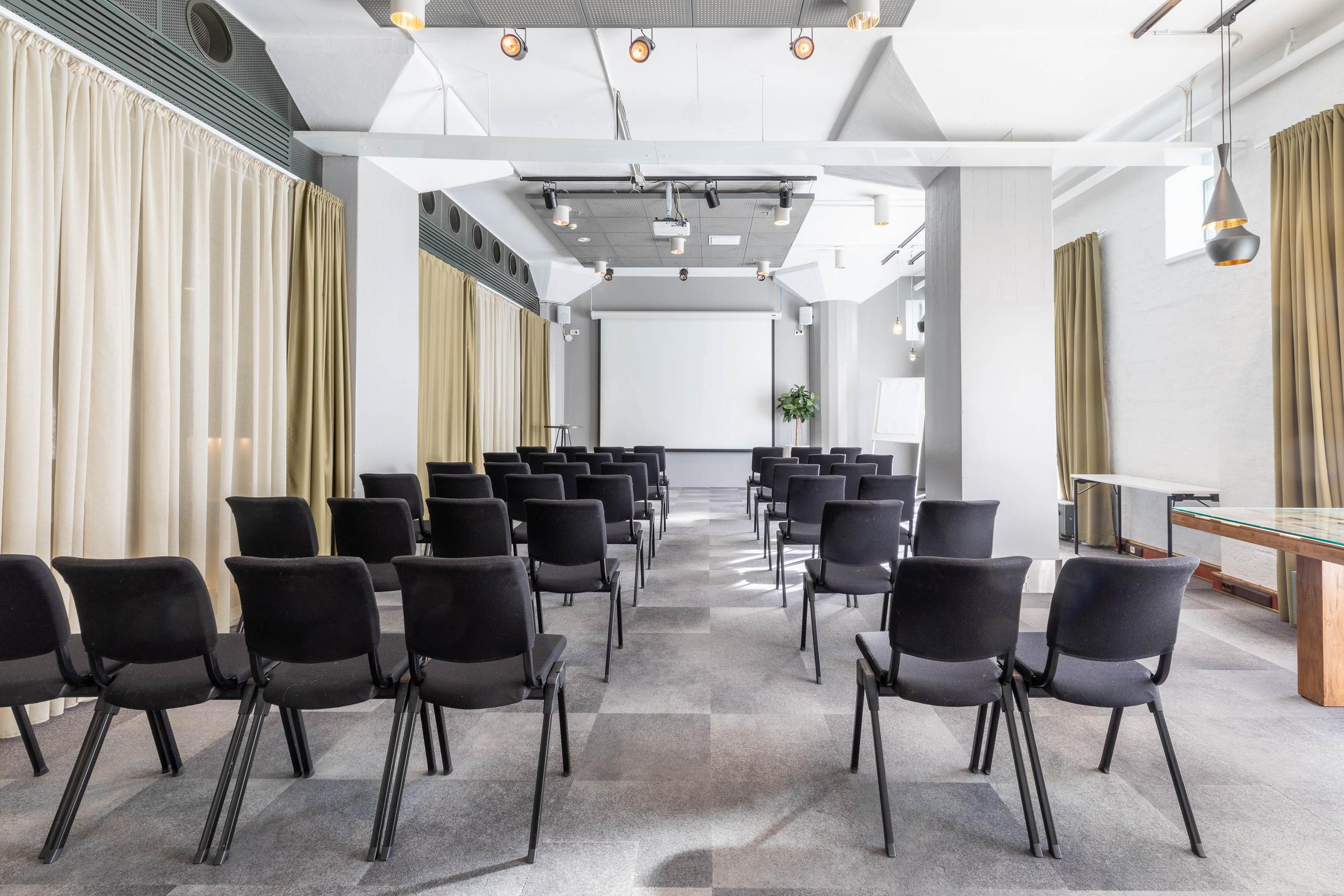 meeting room compass at grand marina in helsinki