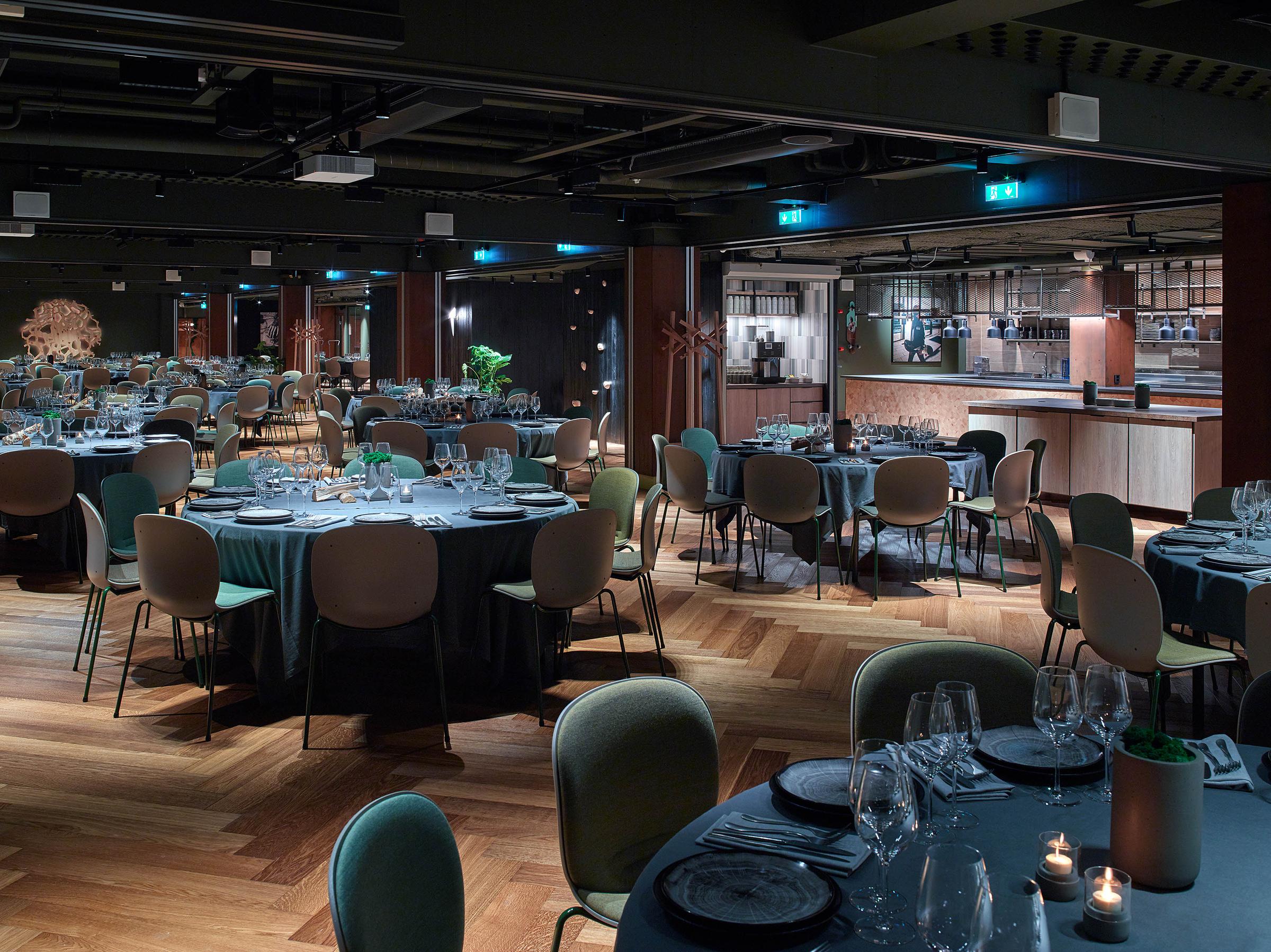 dinner tables at roots of downtown camper by scandic in stockholm