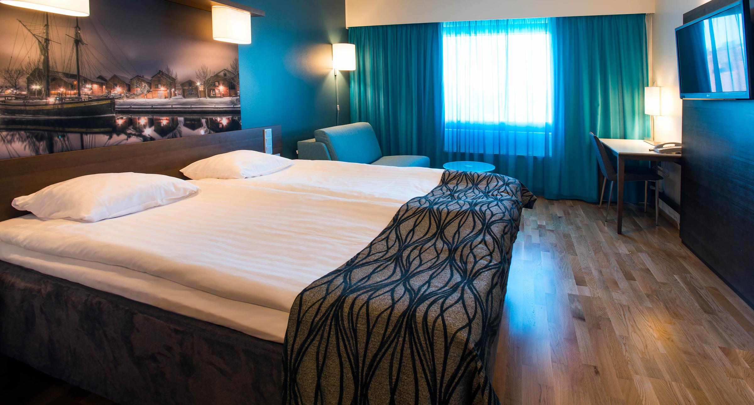 Superior King Bed room Scandic Oulu Station