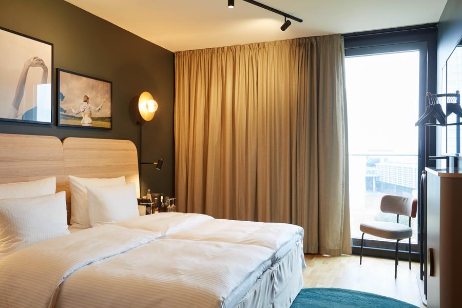 Standard Room bed Scandic Frankfurt Hafenpark