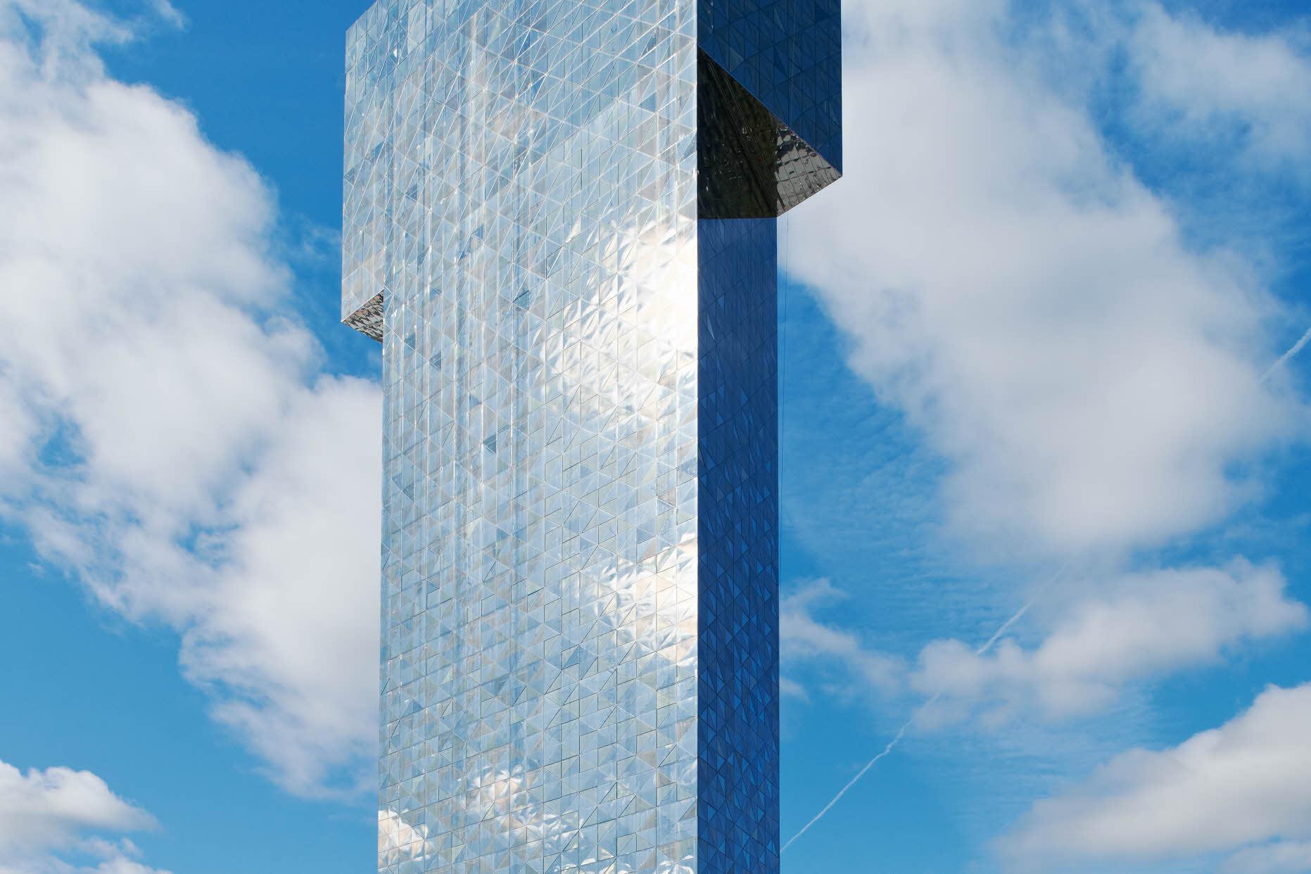 Facade hotel Scandic Victoria Tower