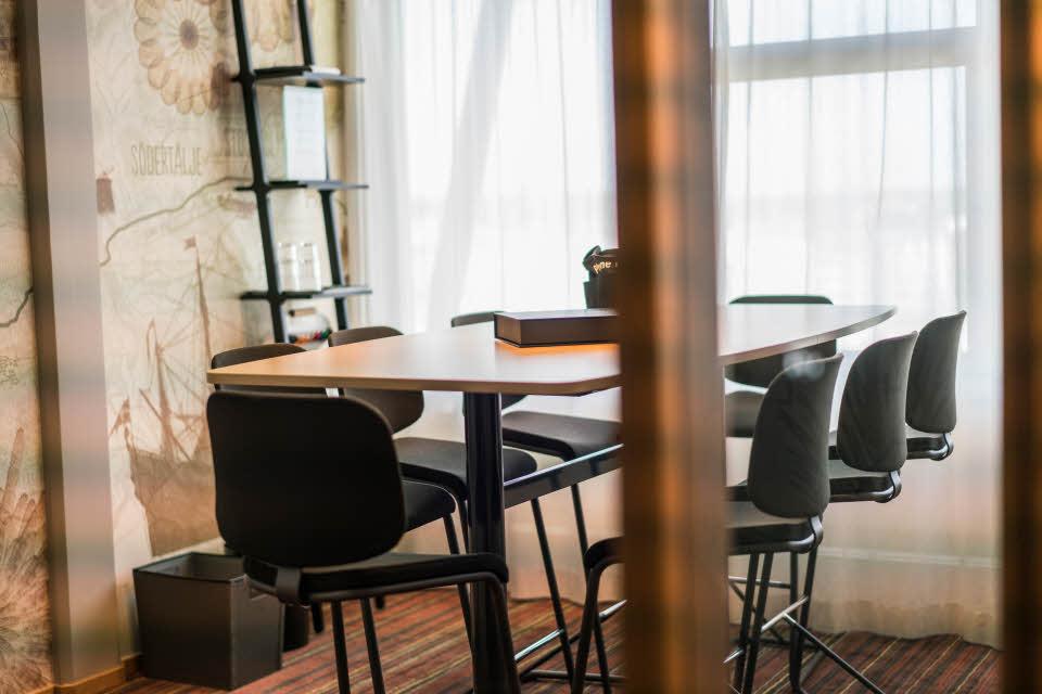 Conference room Conversation