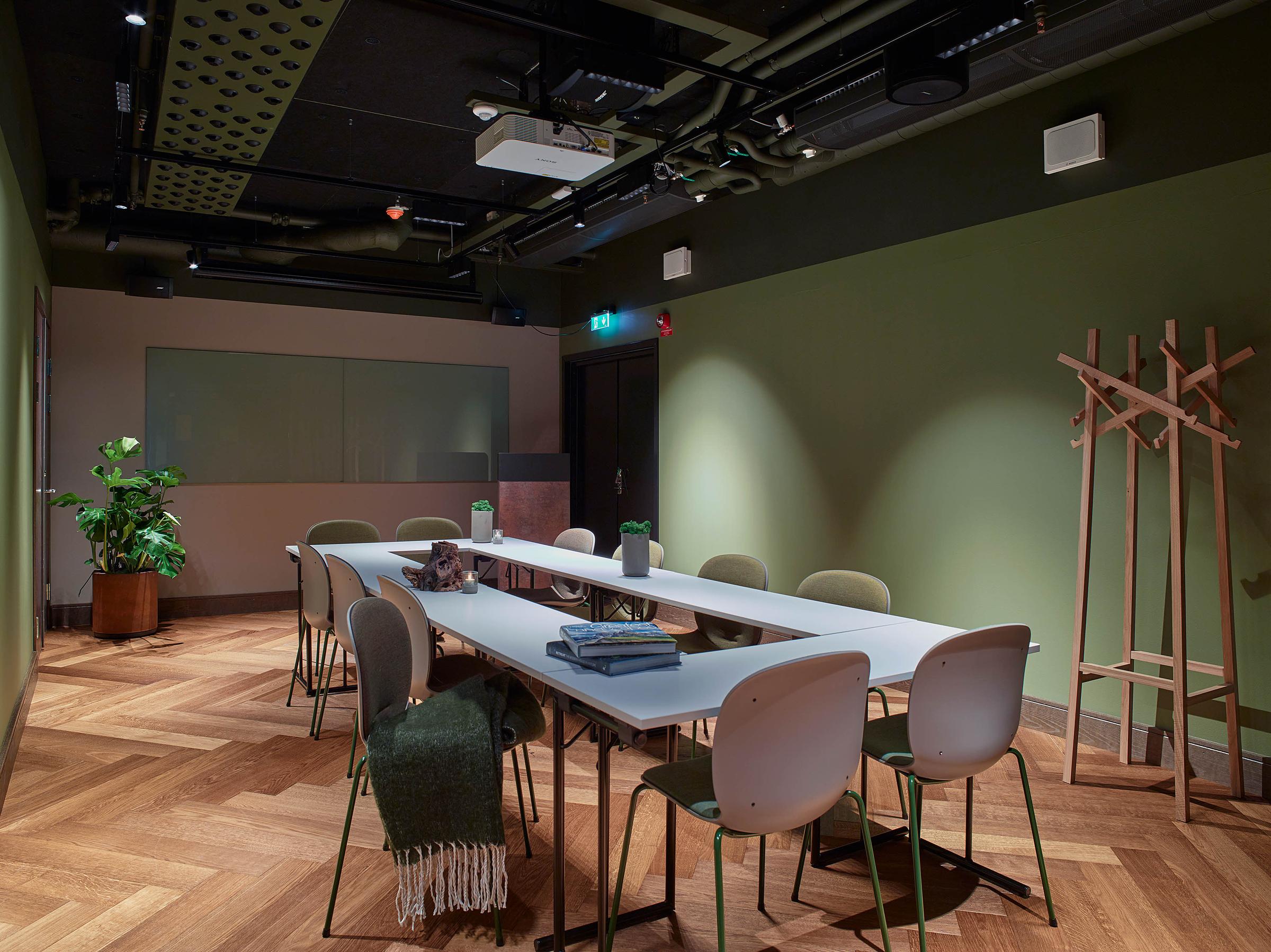 meeting room roots r9 boardroom style at downtown camper by scandic