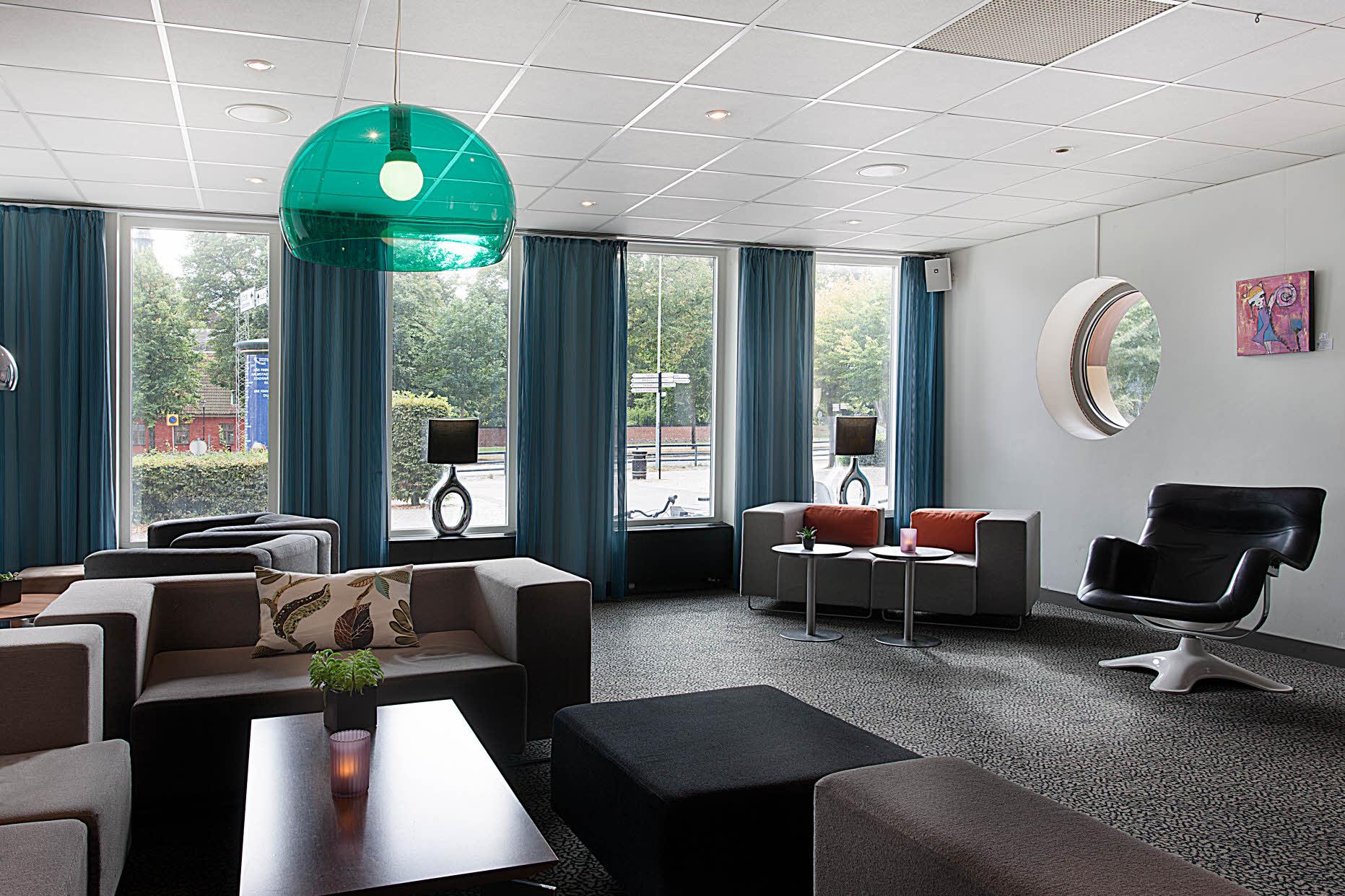 Lobby overview Scandic Hallandia Halmstad