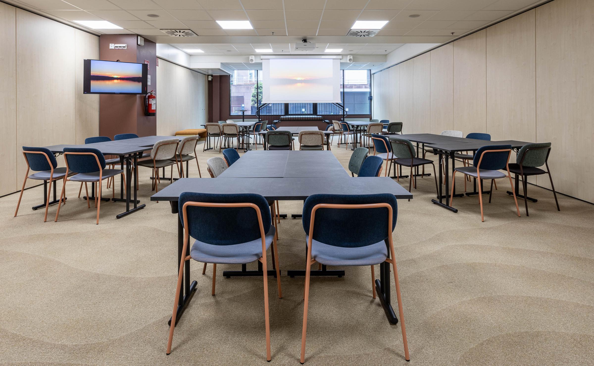 conference room meet 2 at scandic helsinki hub