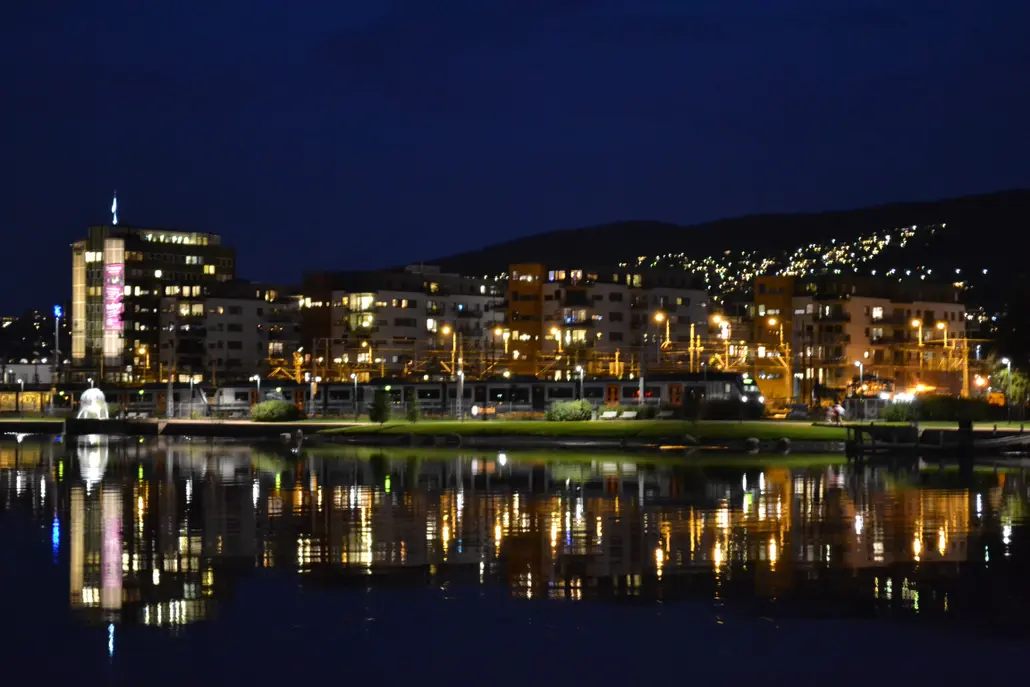 Train by Drammen