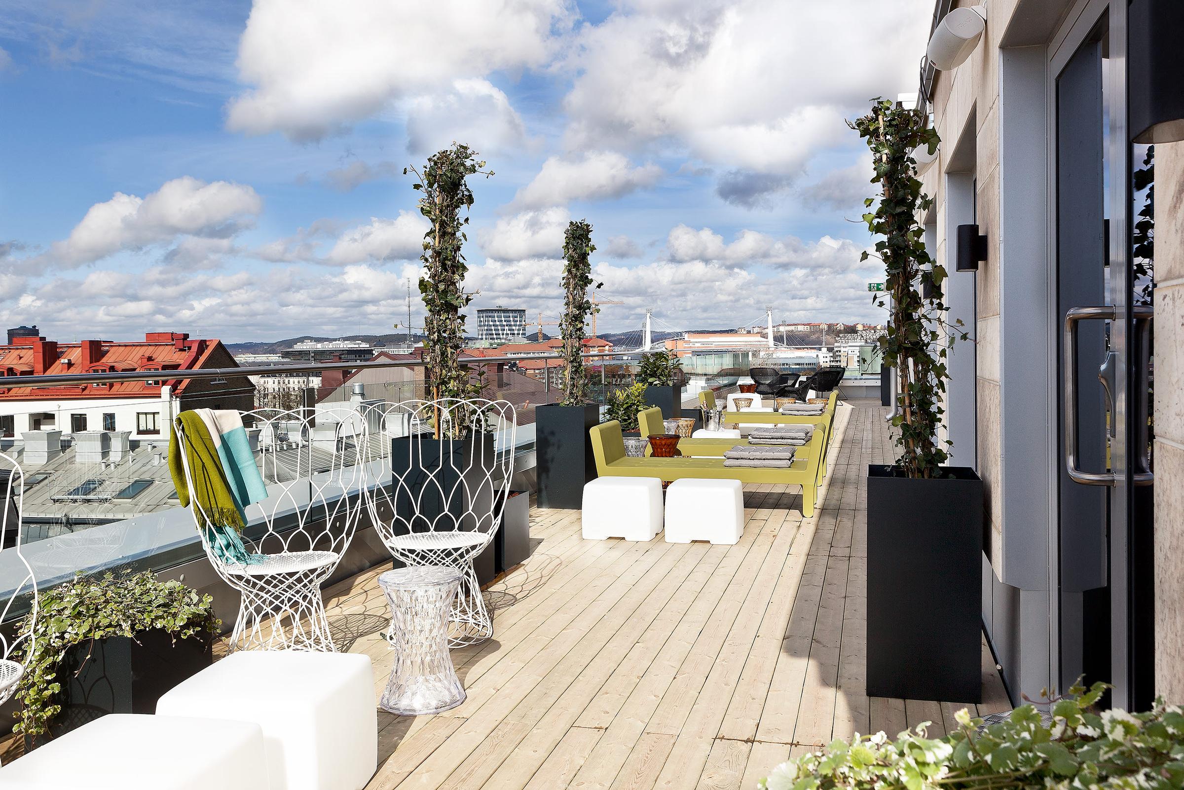 Roof top bar