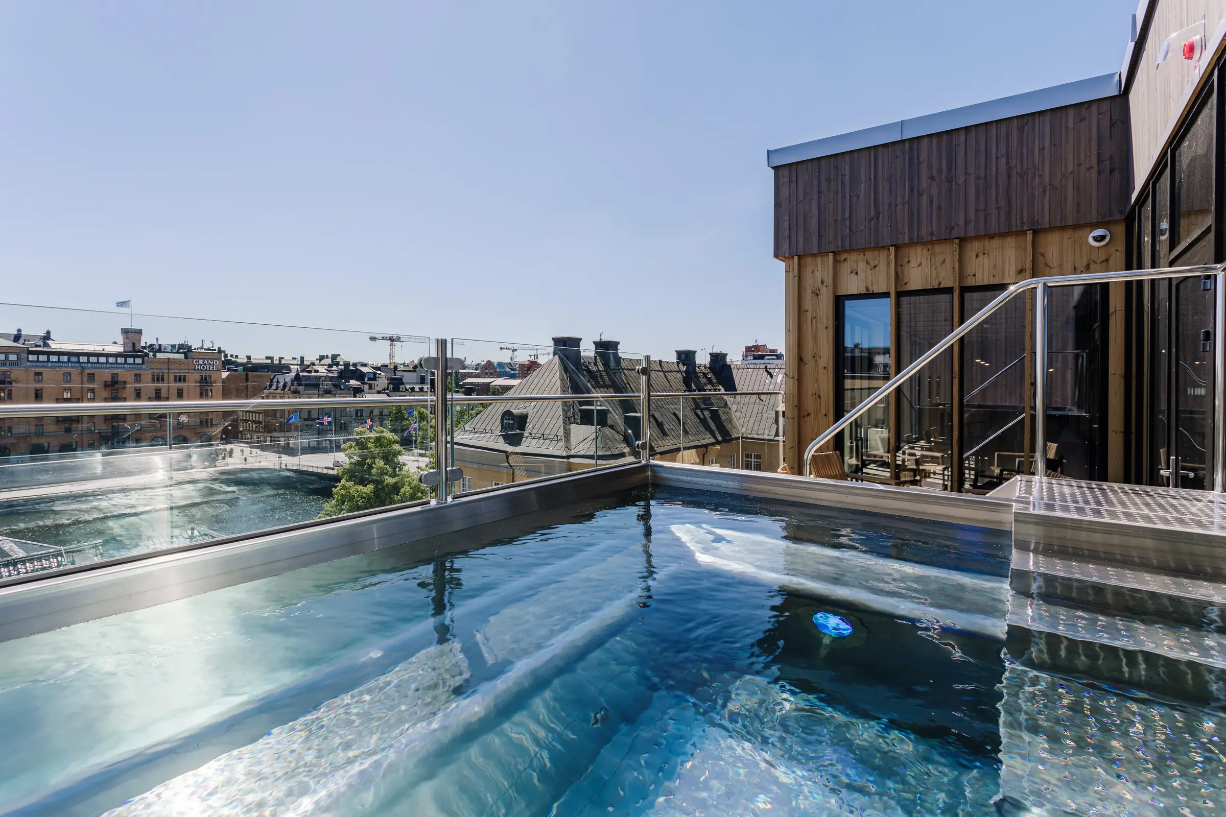 Relax Area Mini pool Scandic Strommen