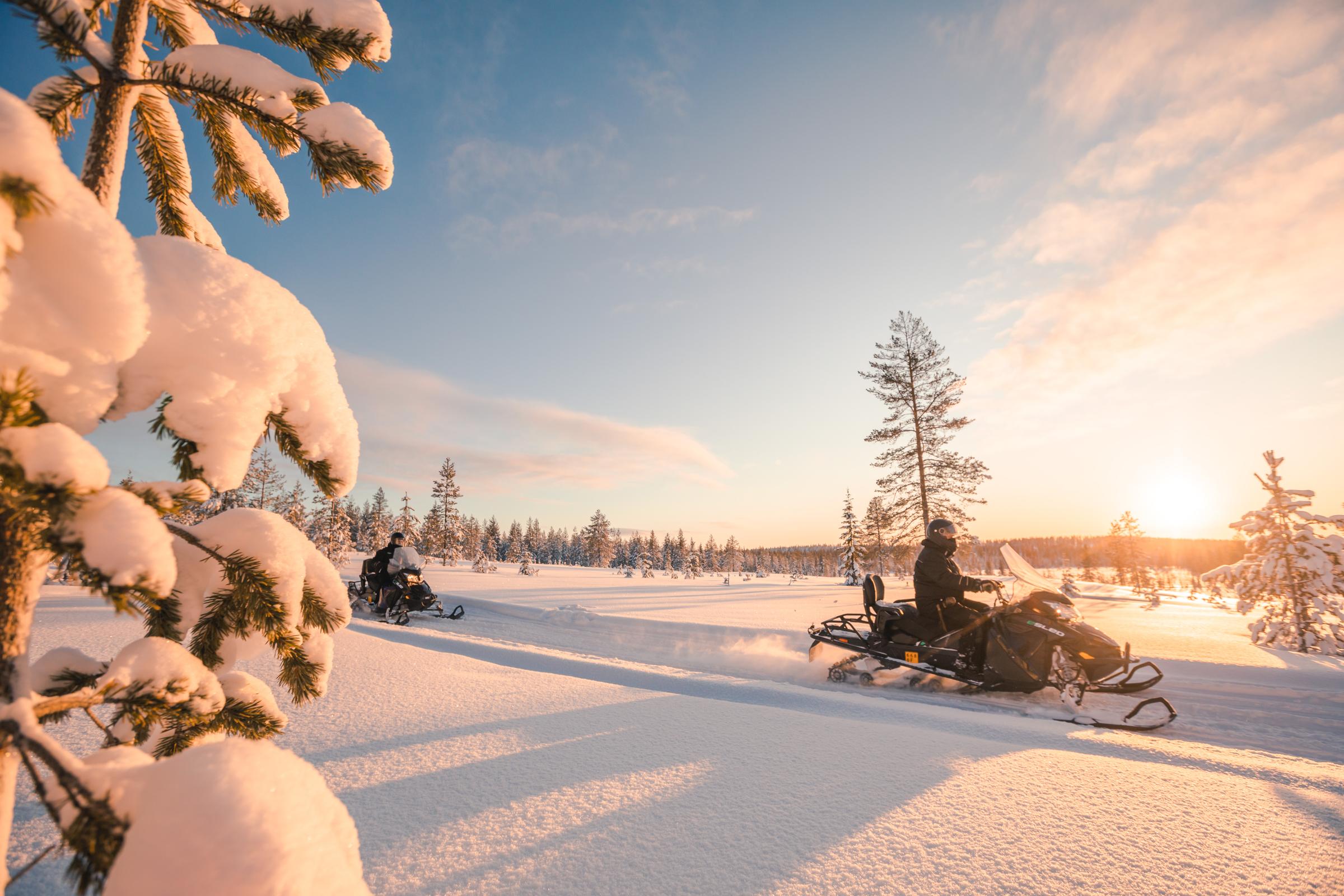 safarctica e-snowmobile tour in finnish lapland rovaniemi