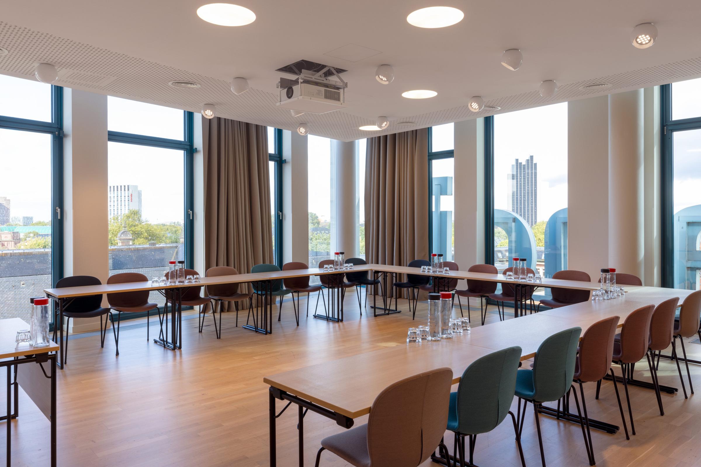 Meetingraum Planten im Scandic Hamburg Emporio