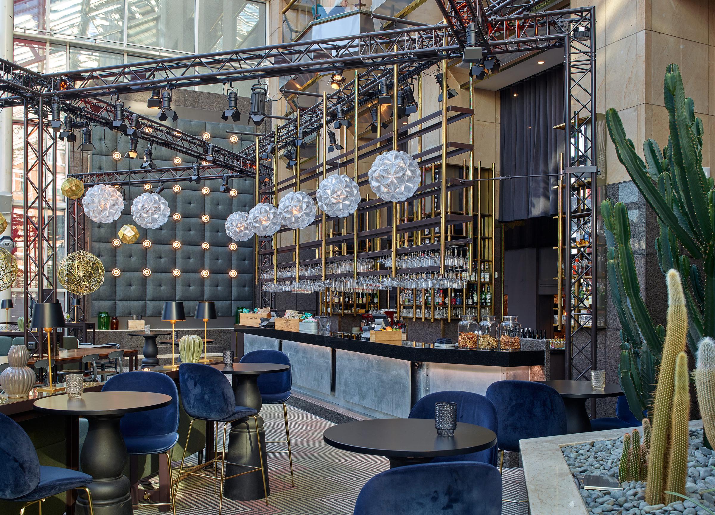 bar and restaurant at scandic triangeln in malmo